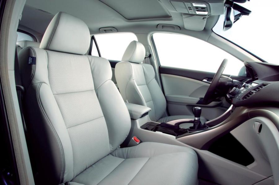  Honda Accord Tourer 2008 года  (фото 16 из 55)